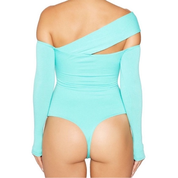 Naked wardrobe👗extra cold shoulder off shoulder cut out long sleeve bodysuit~ S - Picture 7 of 13